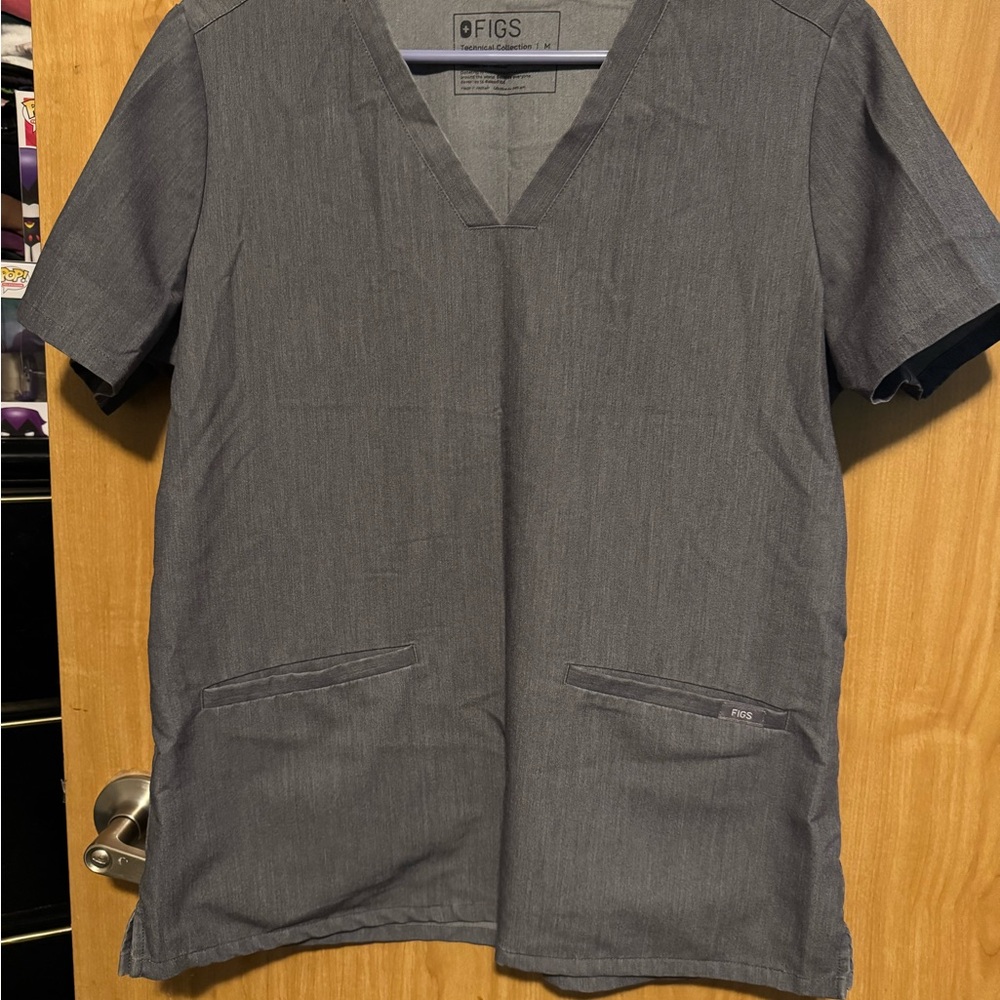 Figs Woman’s Graphite Scrub Top